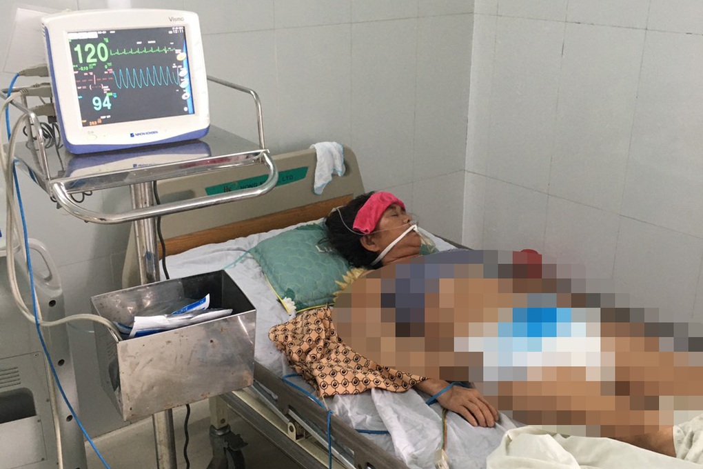 Trung tâm Y tế huyện bị tố chậm chuyển viện khiến bệnh nhân trở nặng - 1 Trung tâm Y tế huyện bị tố chậm chuyển viện khiến bệnh nhân trở nặng - 1