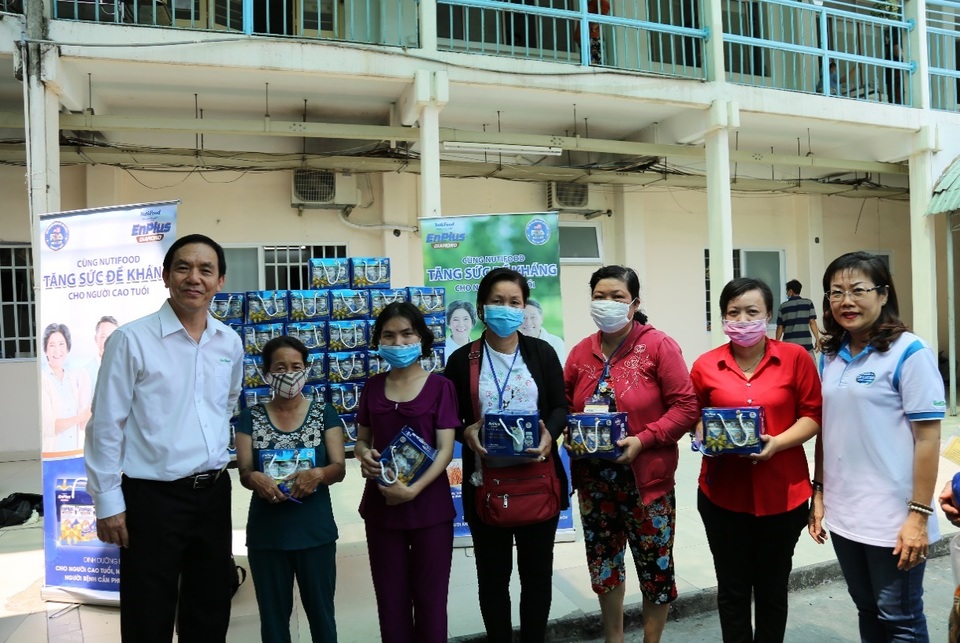 NutiFood tặng quà cho bệnh nhân trong mùa dịch Covid - 19 - 4 NutiFood tặng quà cho bệnh nhân trong mùa dịch Covid - 19 - 4