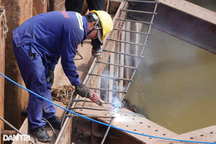 Tất bật trên công trường xây dựng cầu nối Bình Dương với Đồng Nai