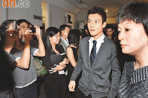 Trần Quán Hy “đánh lừa” giới truyền thông Singapore