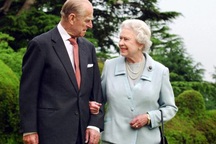 Chồng Nữ hoàng Anh nhập viện vì đau ngực