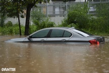 Những cách đơn giản chủ xe có thể tự làm để cứu ô tô bị ngập nước