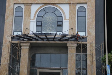 Đà Nẵng buộc khách sạn Royal Era 1 tháo dỡ 129 phòng xây dựng sai phép