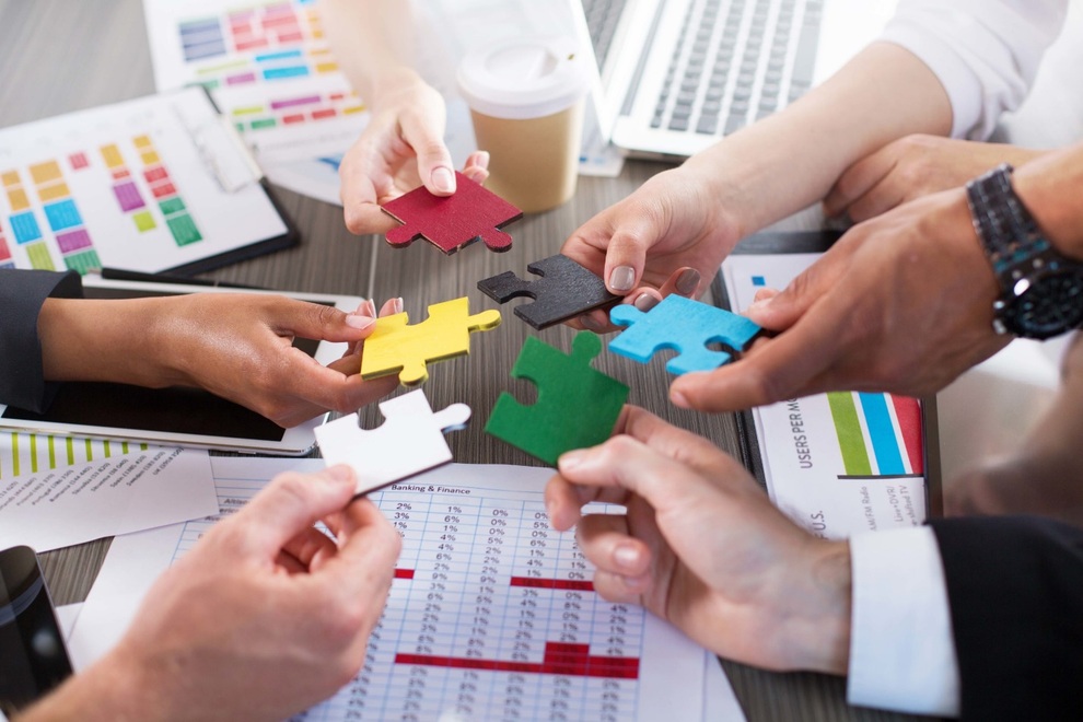 Chuyện công sở: Vì sao sếp 37 tuổi sợ làm việc với nhân viên 23 tuổi? - 4 Chuyện công sở: Vì sao sếp 37 tuổi sợ làm việc với nhân viên 23 tuổi? - 4