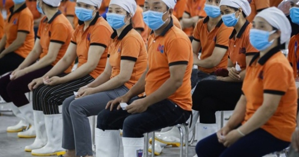 Sau một đêm, Bắc Giang ghi nhận gần 100 ca dương tính SARS-CoV-2 - 2 Sau một đêm, Bắc Giang ghi nhận gần 100 ca dương tính SARS-CoV-2 - 2