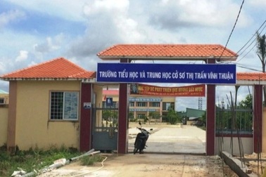 Hiệu trưởng bị đình chỉ công tác vì không cho mượn trường làm nơi cách ly