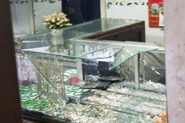 Giám định tâm thần nghi phạm đánh gục chủ tiệm vàng để cướp