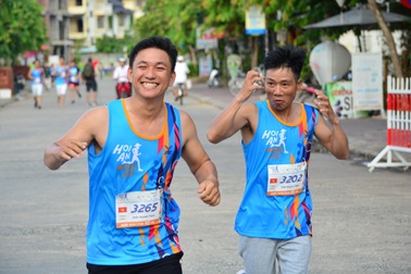 Hàng ngàn VĐV tranh tài giải Marathon “Thể thao và du lịch” Hội An 2017