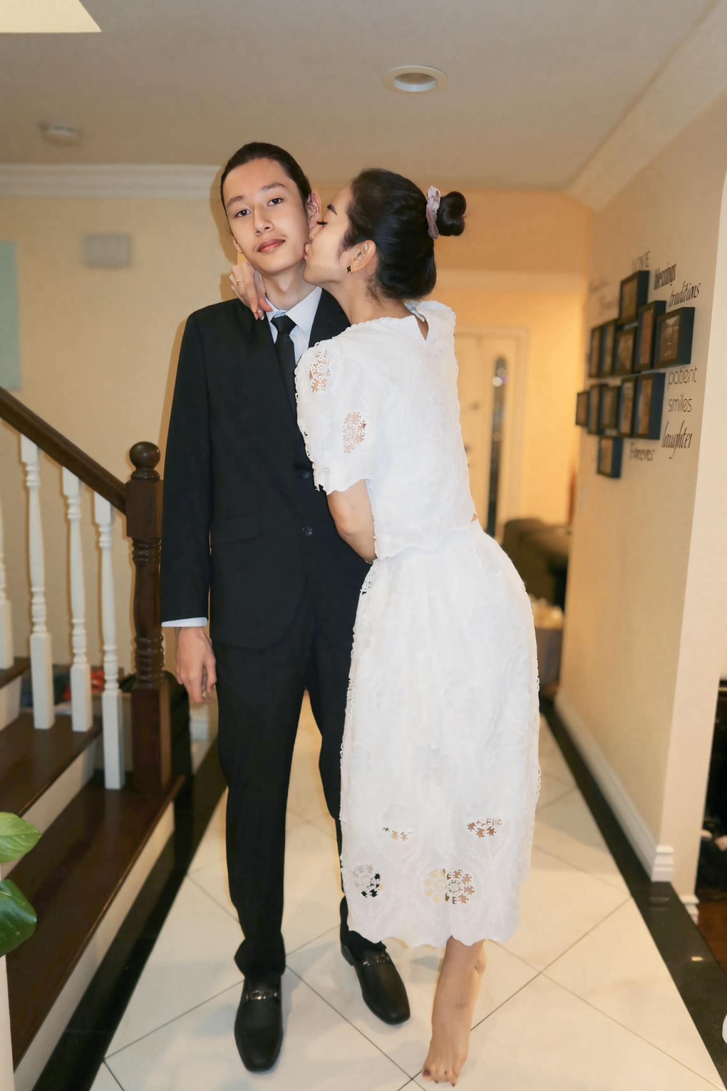 Con trai Jennifer Phạm và Quang Dũng: Cao 1,9m, học giỏi được mẹ tặng ô tô - 2 Con trai Jennifer Phạm và Quang Dũng: Cao 1,9m, học giỏi được mẹ tặng ô tô - 2