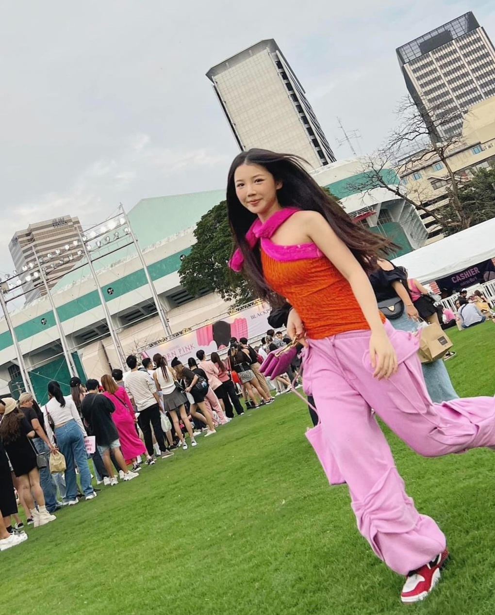 Diện đồ sành điệu như sao Việt khi đi xem show Blackpink - 4 Diện đồ sành điệu như sao Việt khi đi xem show Blackpink - 4