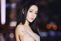 Địch Lệ Nhiệt Ba nhận giải thưởng diễn xuất của LHP Trung - Mỹ