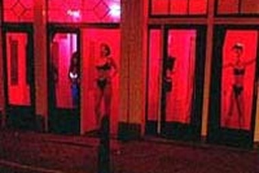 Nhà thổ Amsterdam kiện thành phố