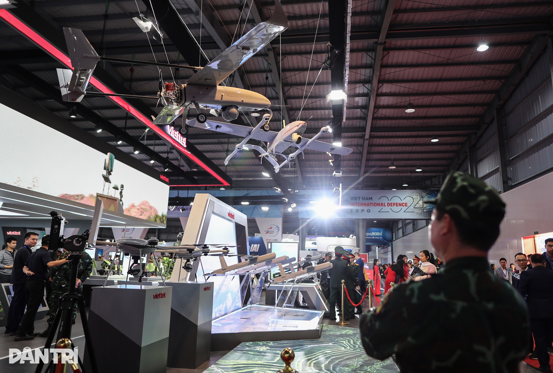 Sức mạnh UAV Việt Nam: Viettel ra mắt loạt chiến binh cảm tử công nghệ cao - 1 Sức mạnh UAV Việt Nam: Viettel ra mắt loạt chiến binh cảm tử công nghệ cao - 1