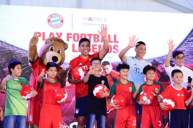 Huyền thoại Giovane Elber giao lưu với người hâm mộ tại TPHCM