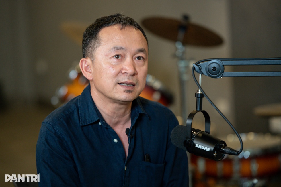 Nhạc sĩ Quốc Trung: Hồi trẻ tôi nhút nhát, sau đổ vỡ đỡ đi nhiều - 11 Nhạc sĩ Quốc Trung: Hồi trẻ tôi nhút nhát, sau đổ vỡ đỡ đi nhiều - 11