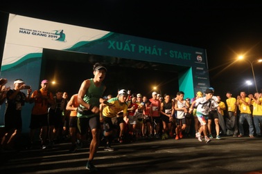 Toàn cảnh Mekong Delta Marathon Hậu Giang 2019 - We Love Cup: Những bước chạy mang thông điệp thời đại