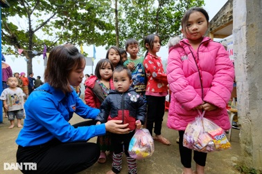 Lào Cai nâng cao chất lượng xóa mù chữ cho bà con dân tộc thiểu số