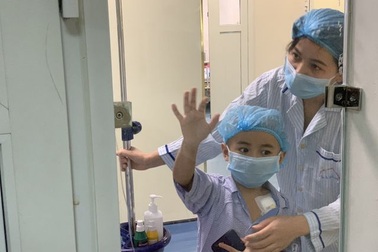 “Gia đình ung thư máu” được bạn đọc hỗ trợ gần 300 triệu đồng