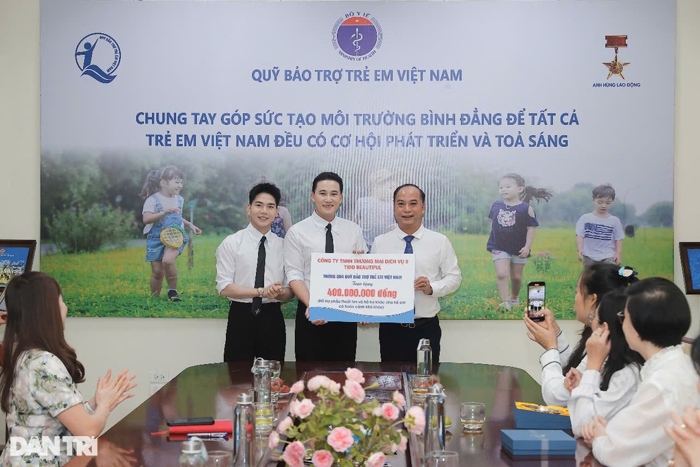 Tiếp nhận 1 tỷ đồng hỗ trợ trẻ em khó khăn phẫu thuật tim và chăm sóc y tế - 2