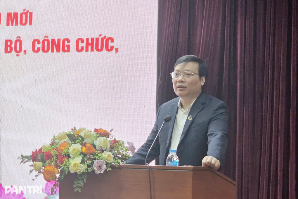 Cán bộ địa phương phản ánh thực tế công việc mới với lãnh đạo Bộ Nội vụ - 2