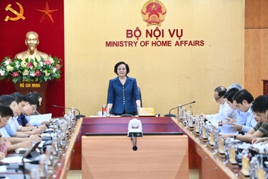 Bộ Nội vụ yêu cầu siết kỷ luật ngân sách, giữ chân công chức giỏi