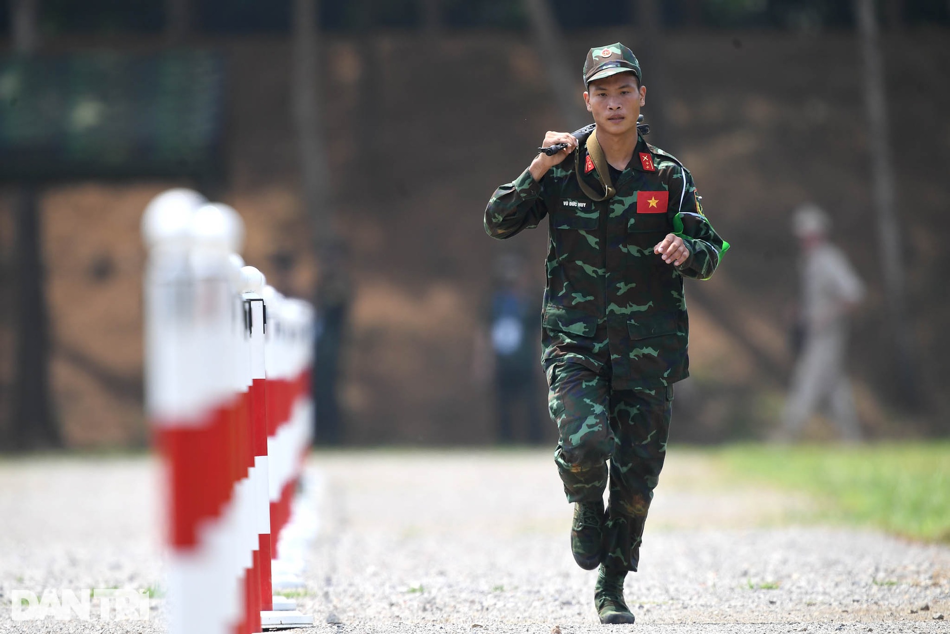 Thi đấu xuất sắc, xạ thủ bắn tỉa Việt Nam sáng cửa giành huy chương Vàng - 13 Thi đấu xuất sắc, xạ thủ bắn tỉa Việt Nam sáng cửa giành huy chương Vàng - 13