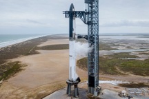 Tên lửa mạnh nhất thế giới gặp sự cố, chính thức được phóng vào ngày mai