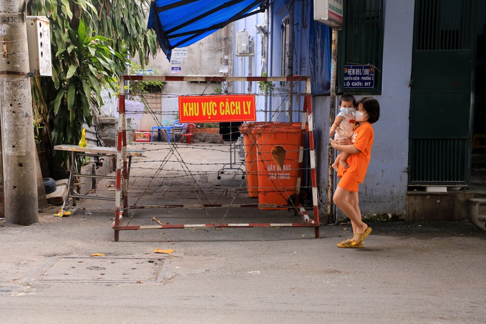 TPHCM: Tháo dỡ phong tỏa hẻm liên quan nhóm truyền giáo Phục Hưng - 5 TPHCM: Tháo dỡ phong tỏa hẻm liên quan nhóm truyền giáo Phục Hưng - 5