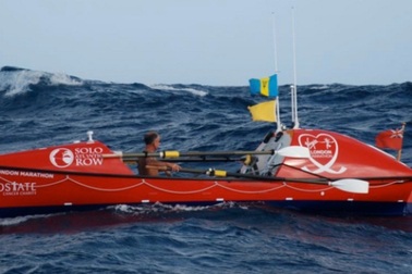 Người đàn ông một mình chèo thuyền vượt Thái Bình Dương