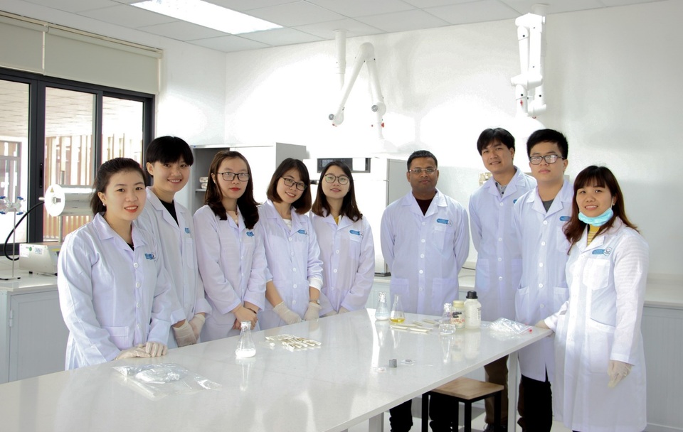 Tiến sĩ Ấn Độ truyền lửa đam mê phát triển vật liệu nano cho sinh viên - 2 Tiến sĩ Ấn Độ truyền lửa đam mê phát triển vật liệu nano cho sinh viên - 2