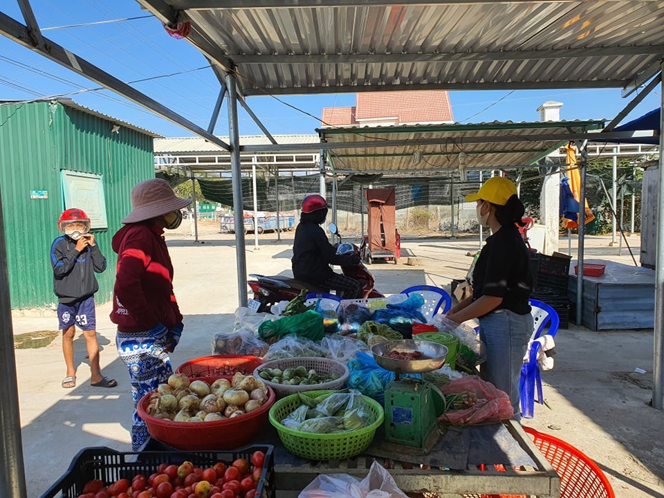 Thôn Văn Lâm 3 vắng vẻ trước thời điểm cách ly - 4 Thôn Văn Lâm 3 vắng vẻ trước thời điểm cách ly - 4