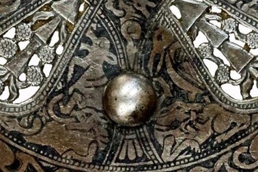 Bí ẩn chiếc cài áo bằng bạc 1.100 năm tuổi có thể không bao giờ giải được