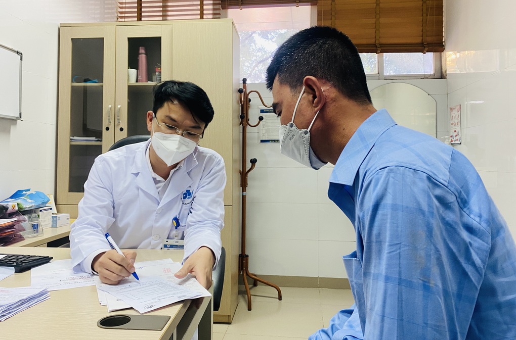 Đề xuất giá khám bệnh theo yêu cầu không quá 300.000 đồng một lần - 1 Đề xuất giá khám bệnh theo yêu cầu không quá 300.000 đồng một lần - 1