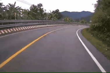 Người dân cung cấp clip xe khách vượt ẩu, tài xế bị phạt