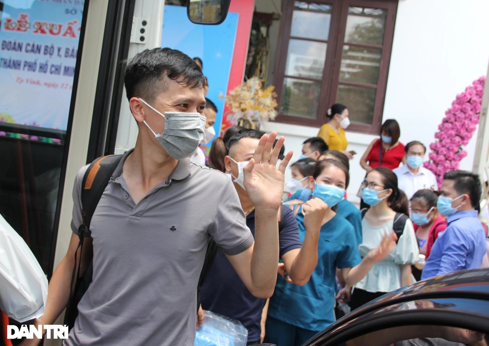 Nữ cán bộ y tế chi viện TPHCM: Con ở nhà ngoan, mẹ đi bắt Covid! - 4 Nữ cán bộ y tế chi viện TPHCM: Con ở nhà ngoan, mẹ đi bắt Covid! - 4