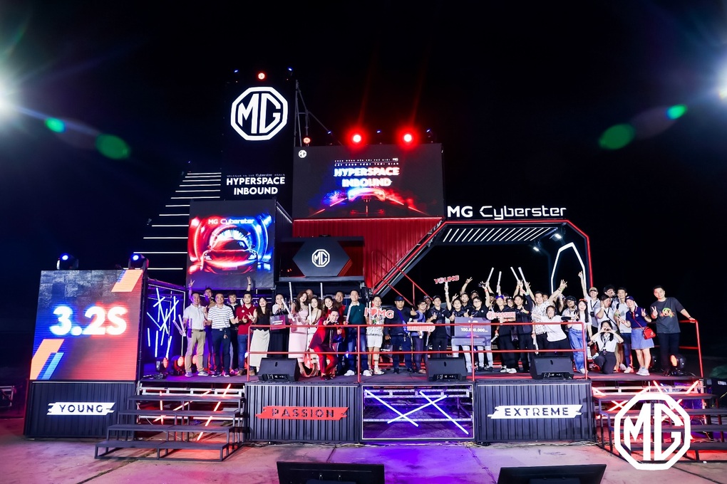 Xe thể thao điện MG Cyberster ra mắt thị trường ô tô Việt Nam - 1 Xe thể thao điện MG Cyberster ra mắt thị trường ô tô Việt Nam - 1