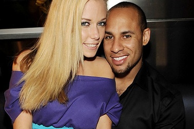 Kendra Wilkinson: “Clip nóng khiến tôi đau đớn”