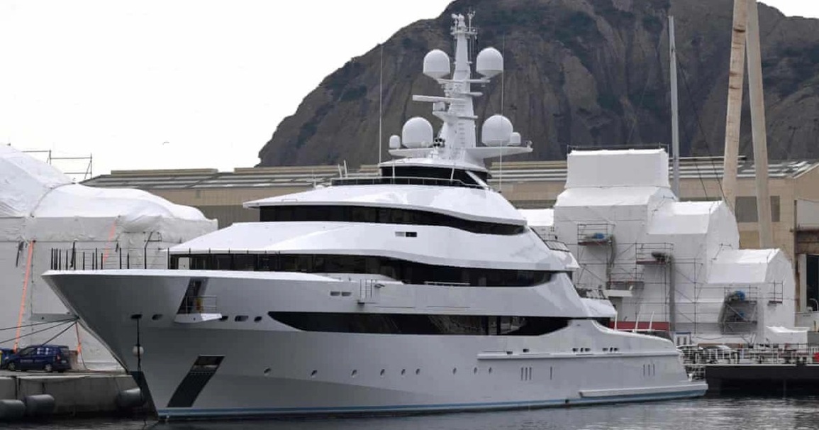 Pháp đóng băng 920 triệu USD tài sản của các tài phiệt Nga - 1