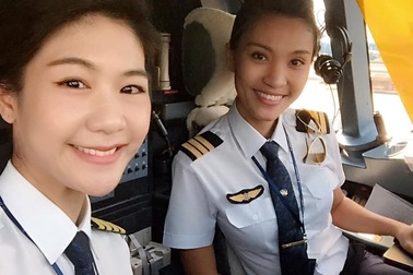Ấn tượng nữ phi hành đoàn đầu tiên của hàng không Việt Nam