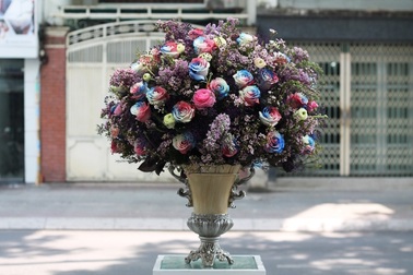 Thị trường hoa tươi dịp 20/10: Một giỏ hoa có giá 30-40 triệu đồng