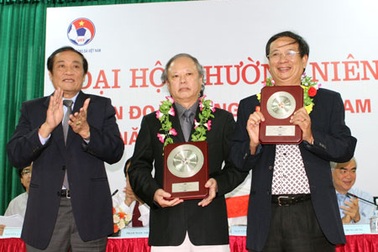 Công ty cổ phần bóng đá chuyên nghiệp ra mắt trong tháng 11