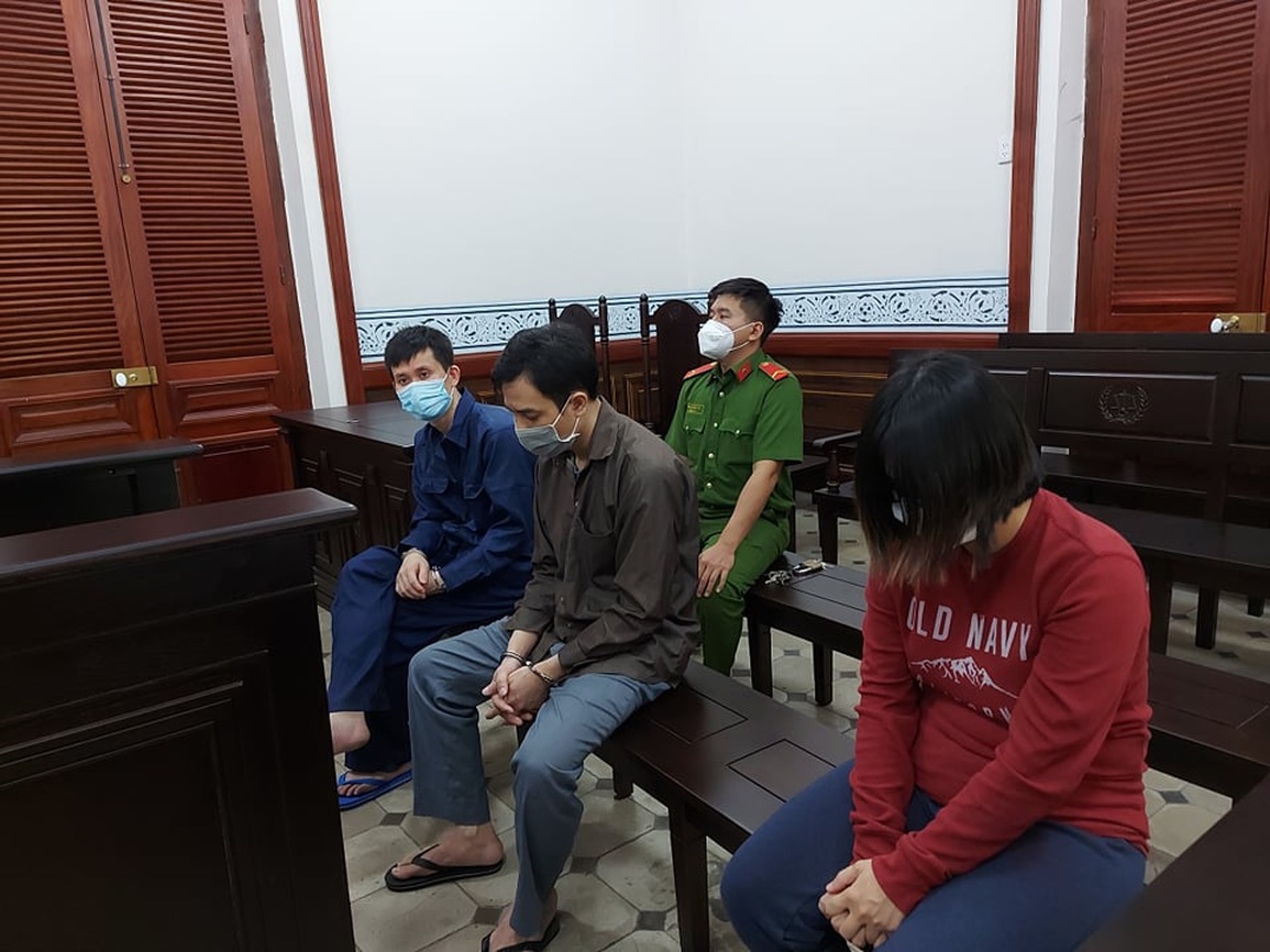Nhóm trộm kim cương của ca sĩ Nhật Kim Anh lĩnh án 12-18 năm tù - 1 Nhóm trộm kim cương của ca sĩ Nhật Kim Anh lĩnh án 12-18 năm tù - 1