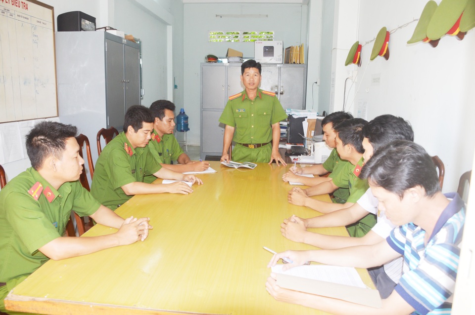 Chân dung thiếu tá công an khiến nhiều kẻ giết người khiếp sợ - 2 Chân dung thiếu tá công an khiến nhiều kẻ giết người khiếp sợ - 2