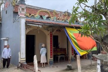 Ngôi đền 200 tuổi "kêu cứu"