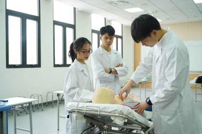 Vì sao khoa học sức khỏe là nghề nghiệp quan trọng cho tương lai? - Ảnh 1. Vì sao khoa học sức khỏe là nghề nghiệp quan trọng cho tương lai? - Ảnh 1.