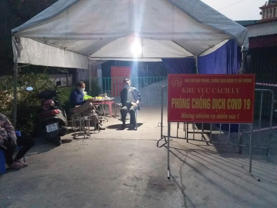 Phong tỏa khu dân cư 13 hộ dân, do có ca nghi nhiễm SARS-CoV-2 - 1 Phong tỏa khu dân cư 13 hộ dân, do có ca nghi nhiễm SARS-CoV-2 - 1