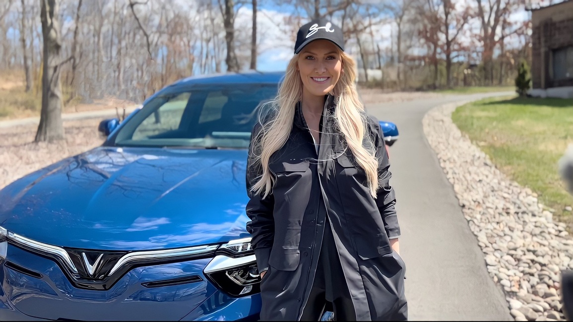 Nữ hoàng review xe Supercar Blondie nói gì khi lần đầu lái VinFast VF 8 tại Mỹ? - 4 Nữ hoàng review xe Supercar Blondie nói gì khi lần đầu lái VinFast VF 8 tại Mỹ? - 4
