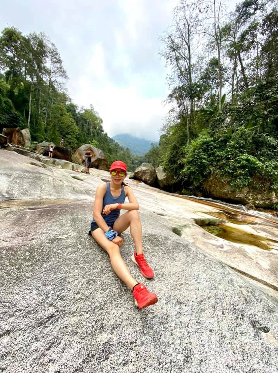 Vận động viên xinh đẹp gây sốc khi về nhất cự ly siêu marathon 70km - 3 Vận động viên xinh đẹp gây sốc khi về nhất cự ly siêu marathon 70km - 3