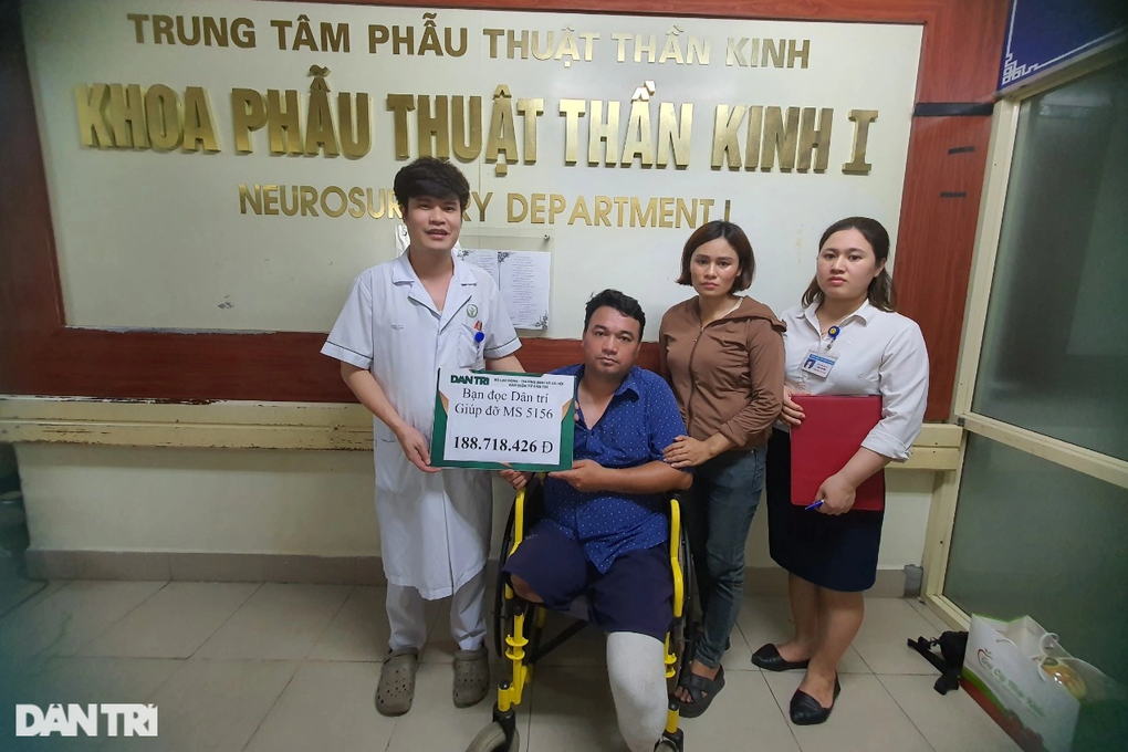 Hơn 220 triệu đồng đến với người phụ nữ có chồng đau, con bệnh - 1 Hơn 220 triệu đồng đến với người phụ nữ có chồng đau, con bệnh - 1