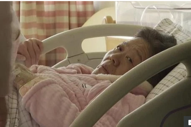 Hy hữu: Người phụ nữ Trung Quốc sinh con ở… tuổi 67